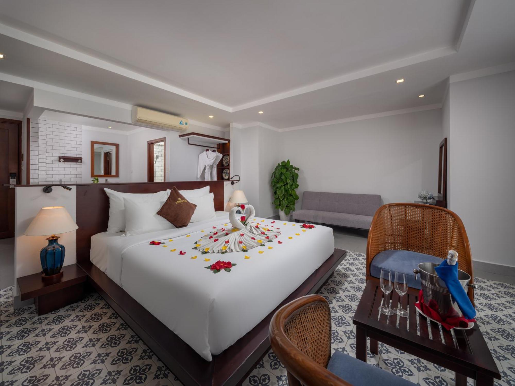 Suite Junior Luna de Miel con balcón y vistas al río